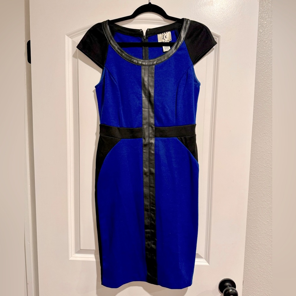 Blue/Black Short Sleeve Dress size 6